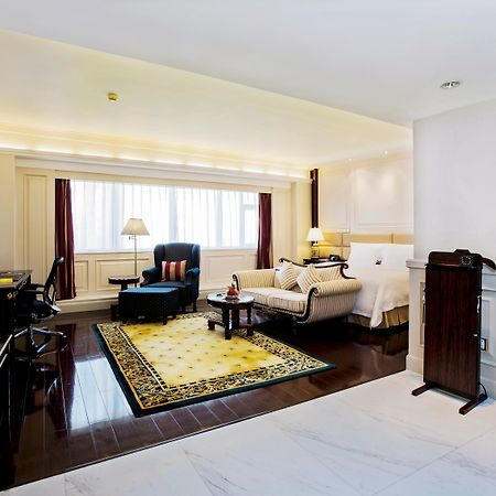 Crowne Plaza Landmark Shenzhen: Border-Close Retreat with Heated Pool Exterior photo