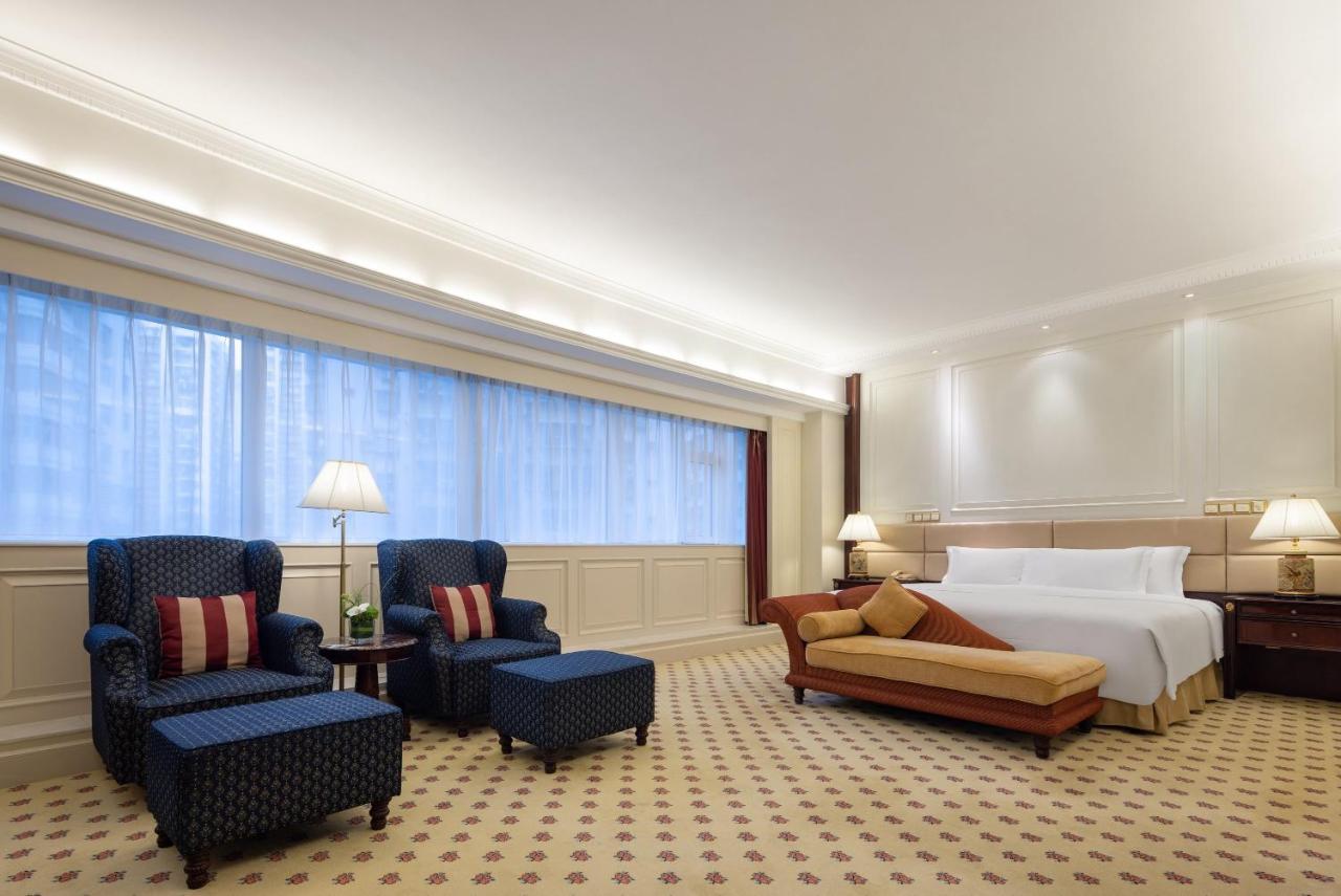 Crowne Plaza Landmark Shenzhen: Border-Close Retreat with Heated Pool Exterior photo