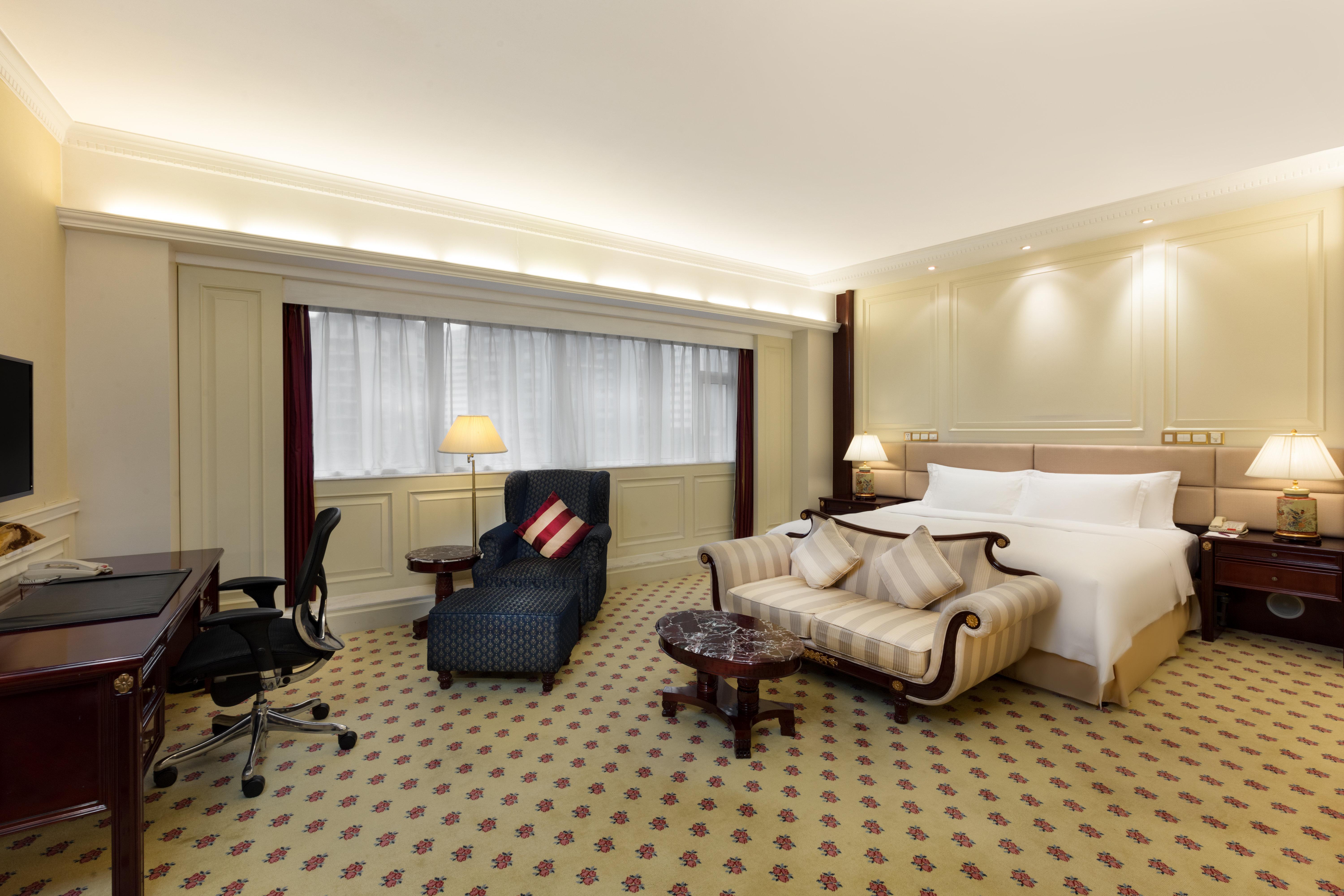Crowne Plaza Landmark Shenzhen: Border-Close Retreat with Heated Pool Exterior photo