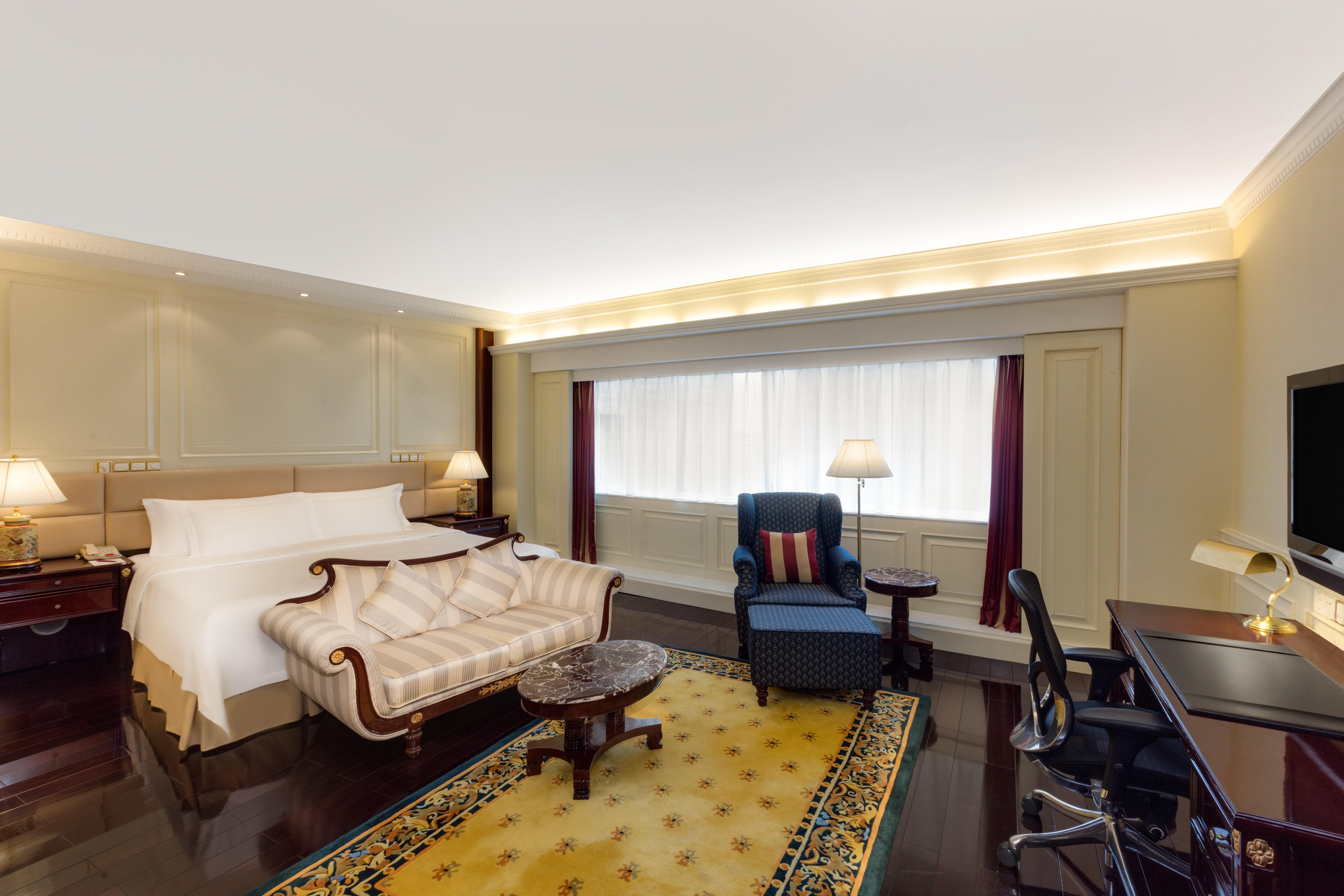 Crowne Plaza Landmark Shenzhen: Border-Close Retreat with Heated Pool Exterior photo