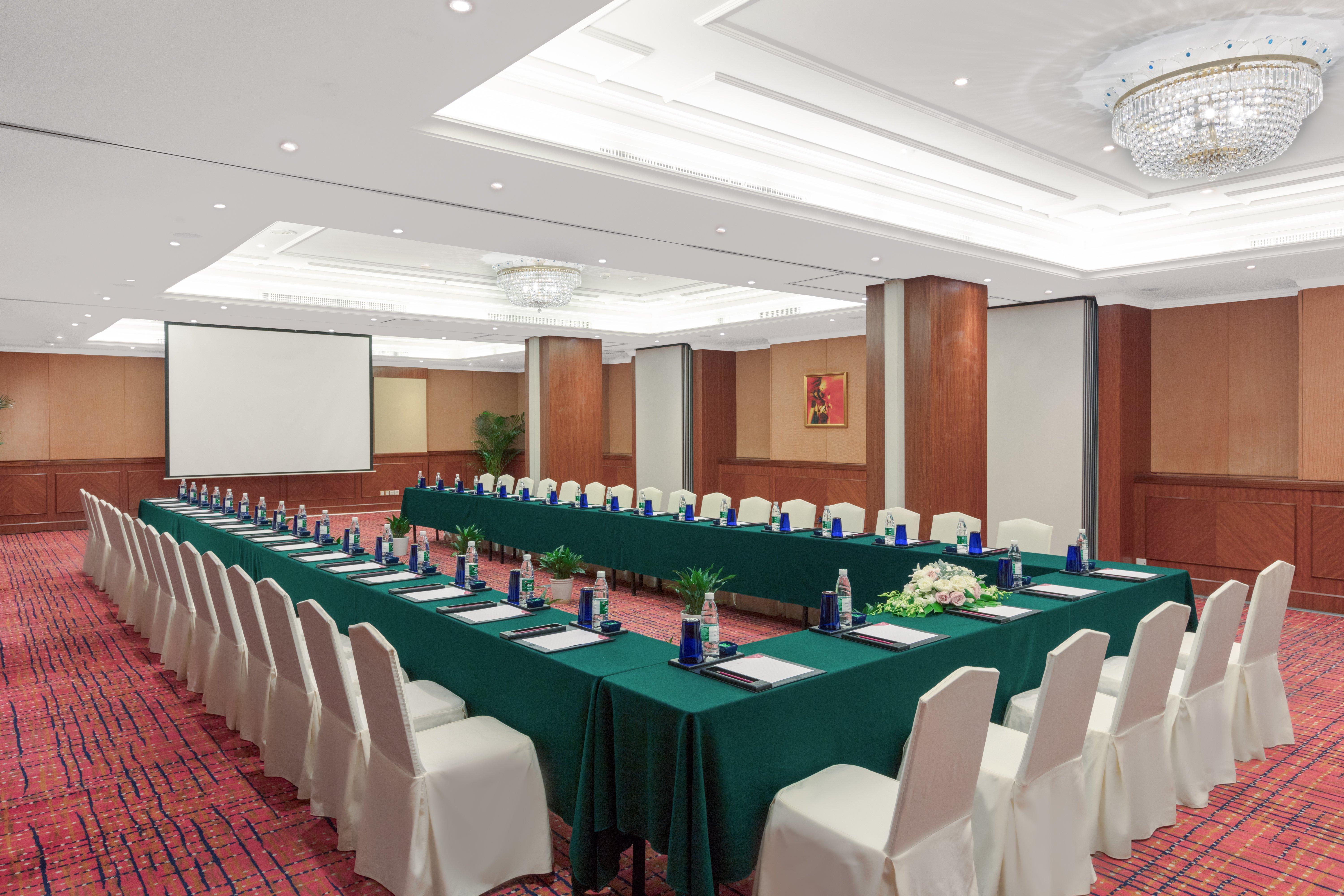 Crowne Plaza Landmark Shenzhen: Border-Close Retreat with Heated Pool Exterior photo