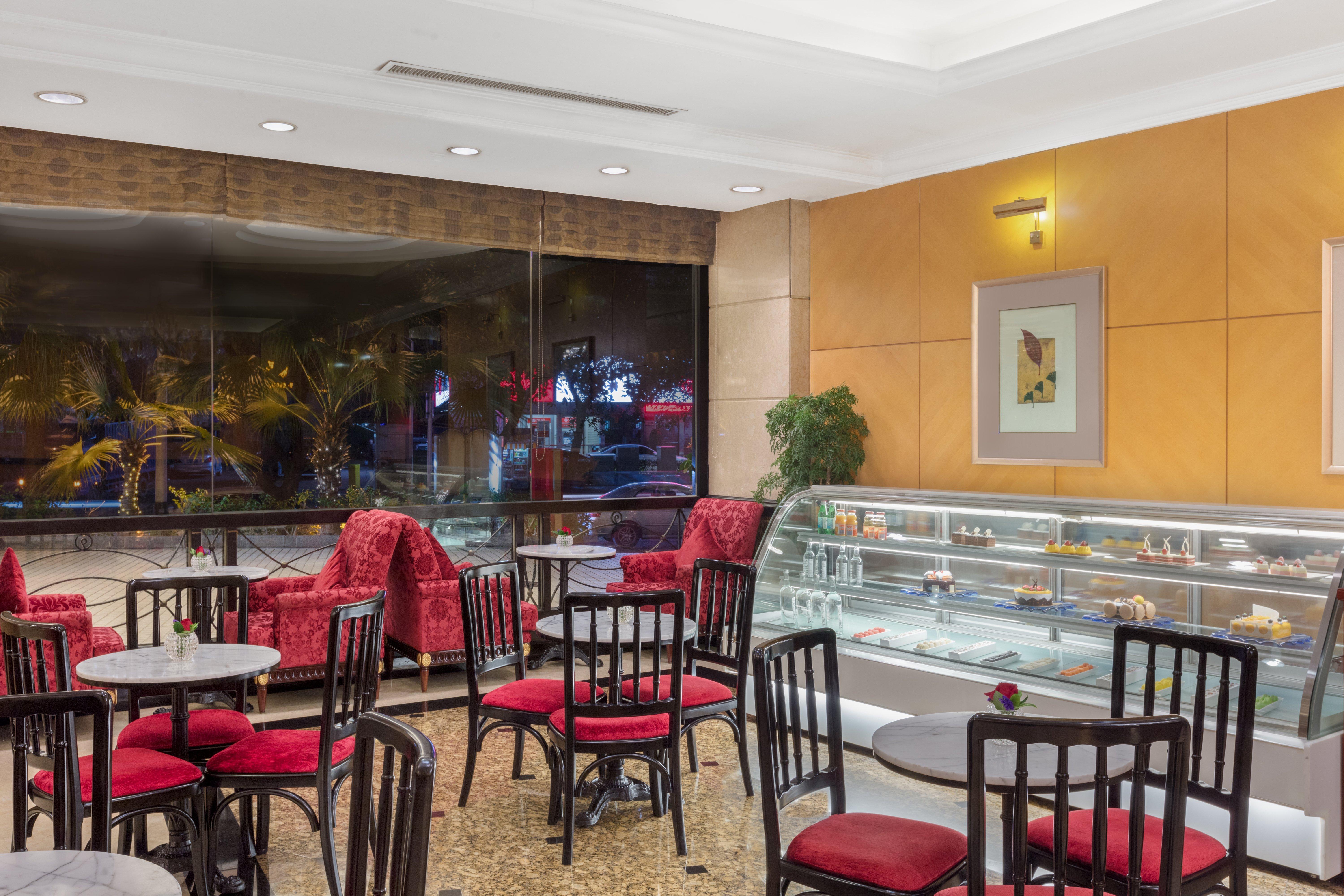 Crowne Plaza Landmark Shenzhen: Border-Close Retreat with Heated Pool Exterior photo