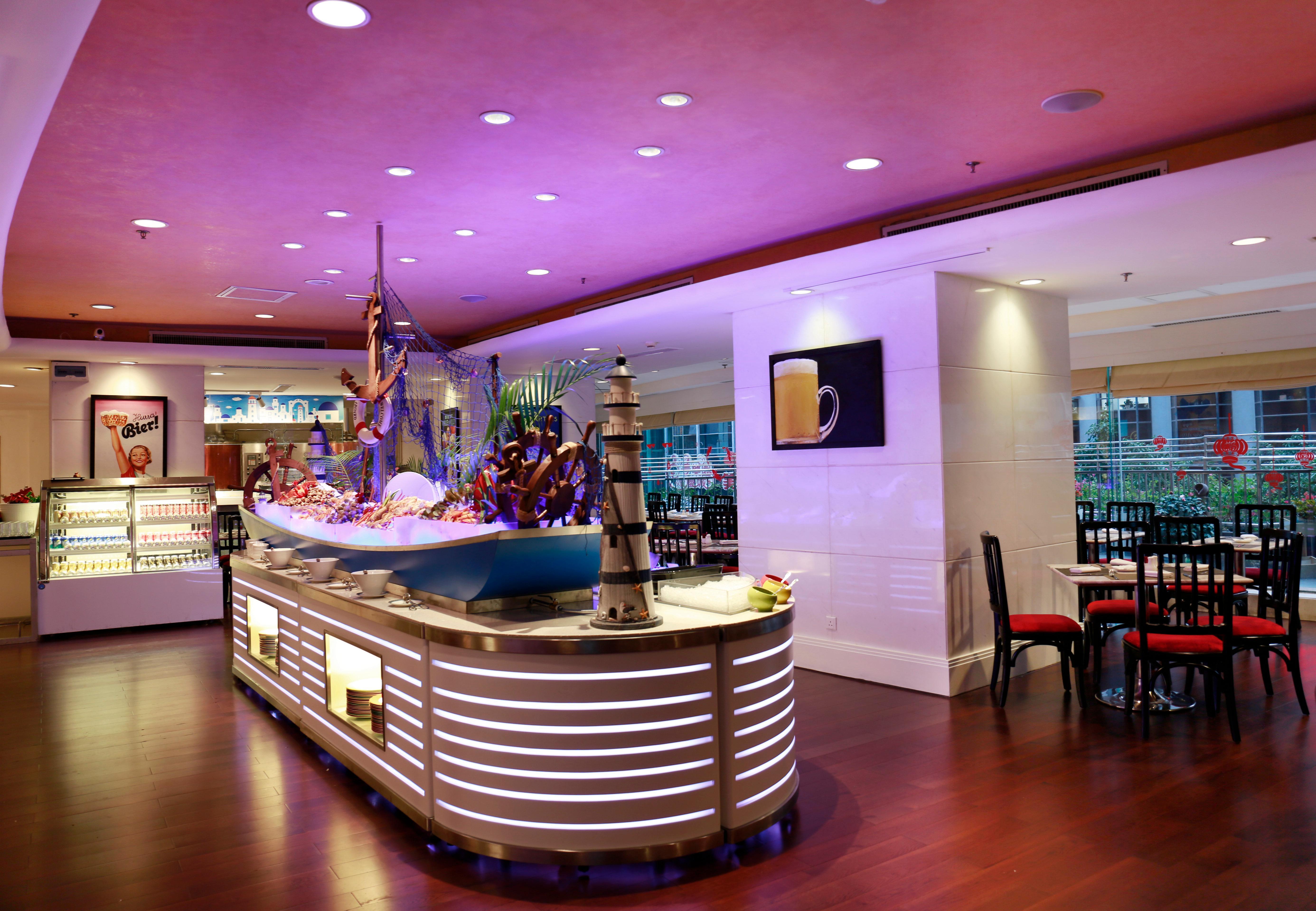 Crowne Plaza Landmark Shenzhen: Border-Close Retreat with Heated Pool Exterior photo